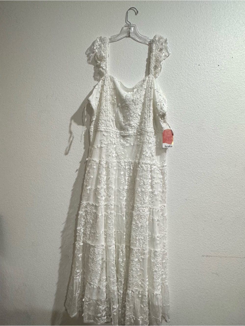 Elegant White Lace Maxi Dress with Floral Appliqué
